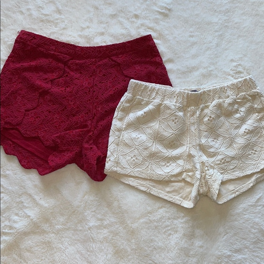 Francesca’s Lace Shorts size small, tan and red
